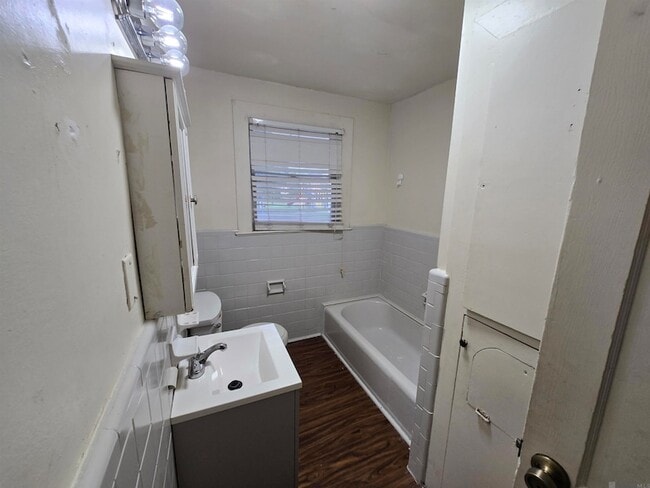 Building Photo - 1704 Braddock St