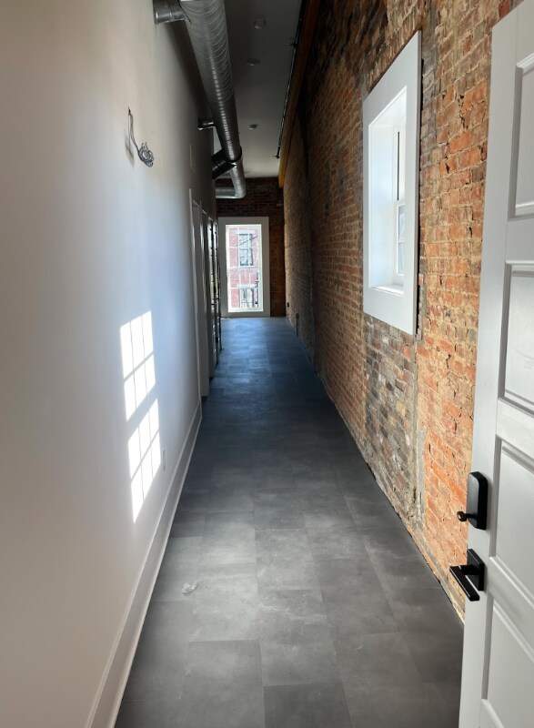 Building Photo - 145-151 E Main St