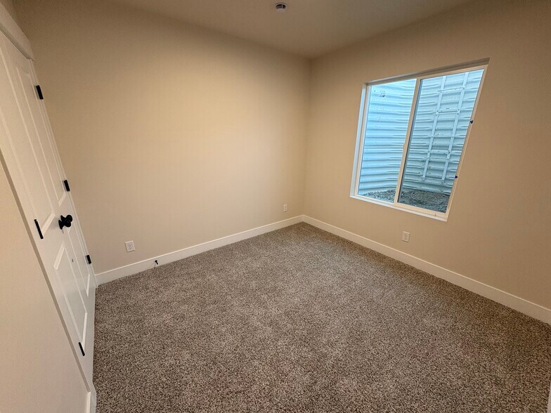 Building Photo - 5472 N Orville St