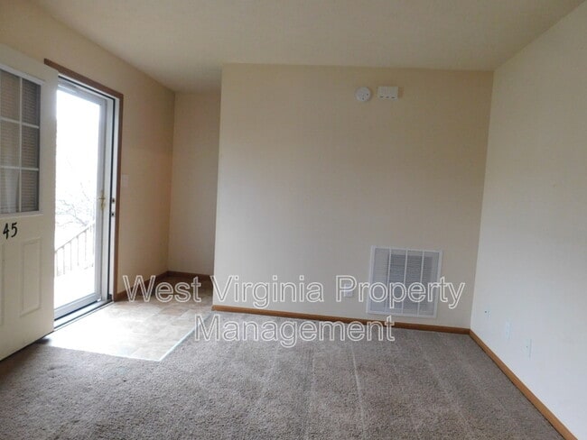 Building Photo - 219 Cardinal Wy