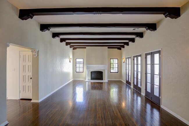 living room - 176 S Orange Dr