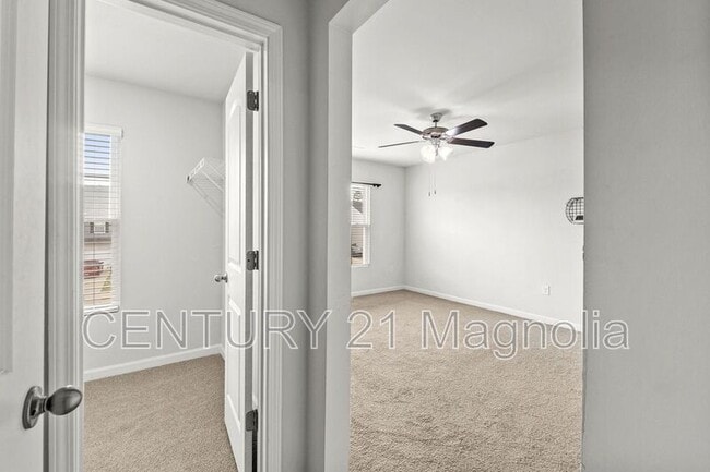 Building Photo - 4343 Newland St