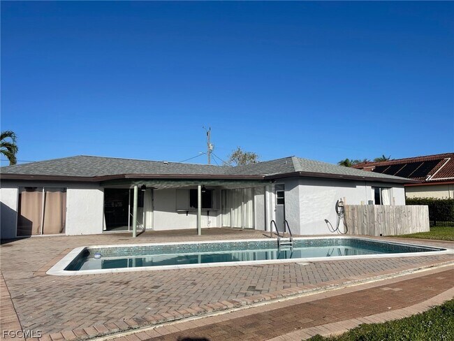 Building Photo - 5029 SW 11th Pl