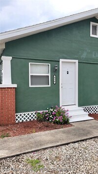 Building Photo - 414 S Delaney Ave