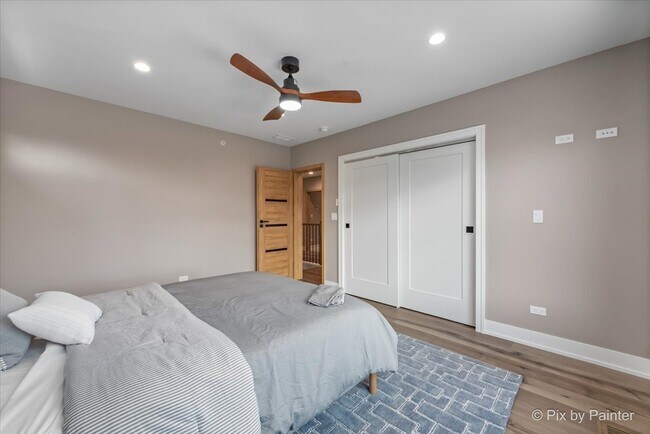 Building Photo - 154 Oak St