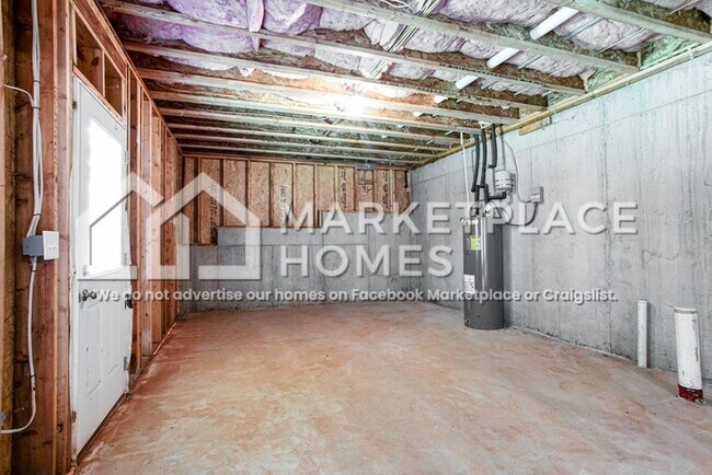 Building Photo - 185 Russell Way