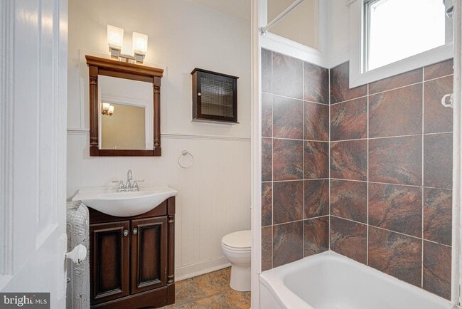 Building Photo - 941 N 4th St