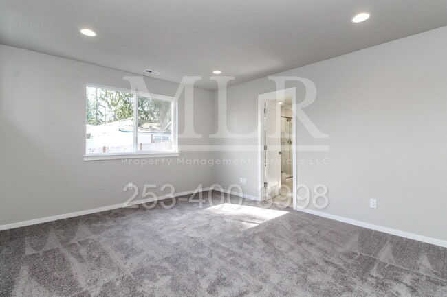 Building Photo - 10325 SE 270th St