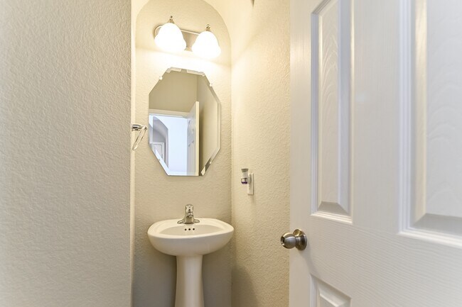 Building Photo - 26108 Knights Tower Ct