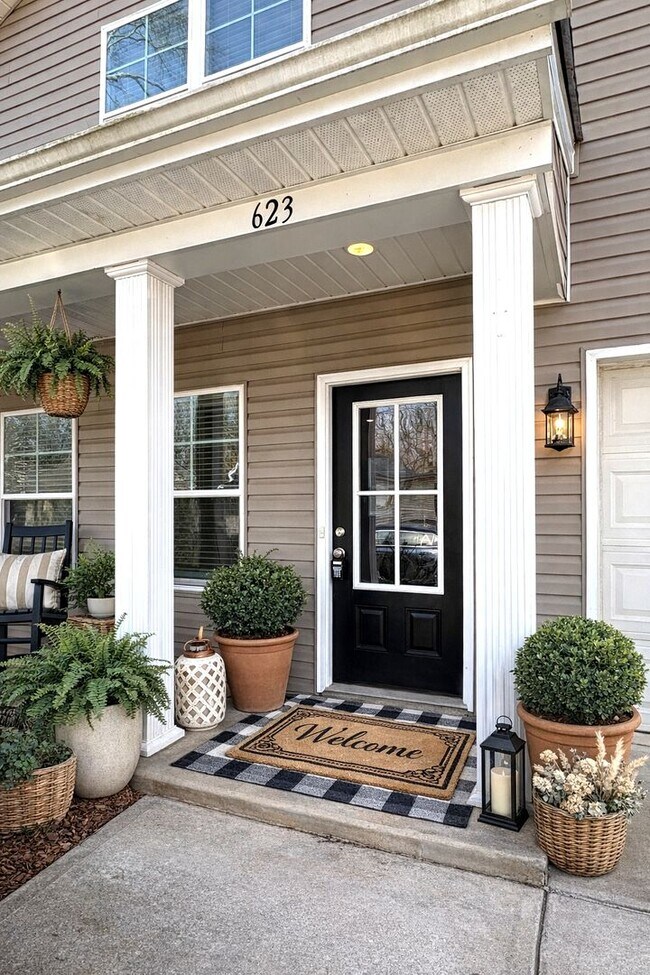 Building Photo - Beautiful 3BR 2.5BA Home w/ Full Appliance Kitchen • Garage Parking in Shelby