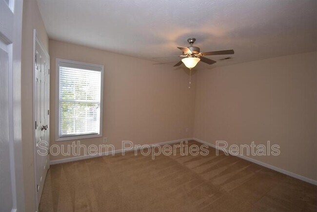 Building Photo - 89 Person Ct