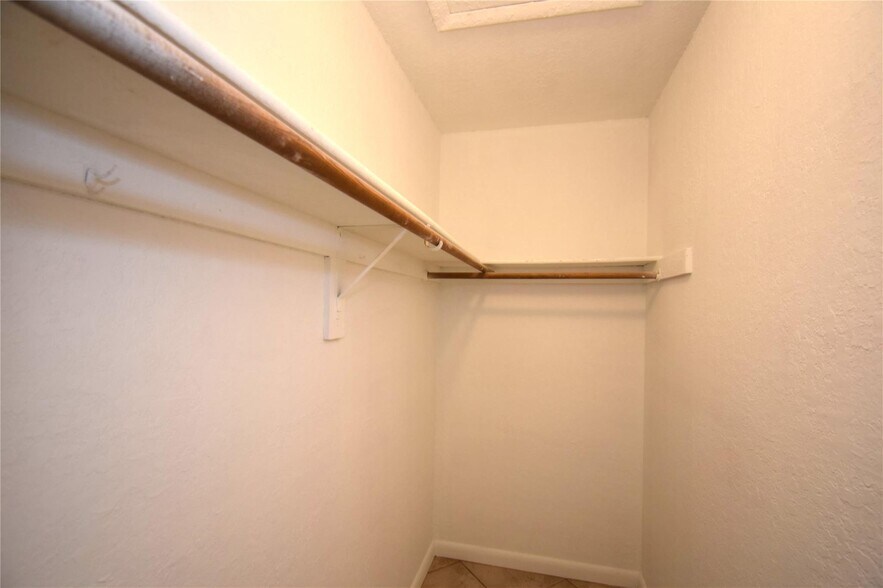 Building Photo - 960 NW 49th St