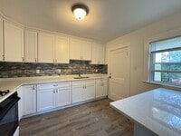 Building Photo - 42 Florence St