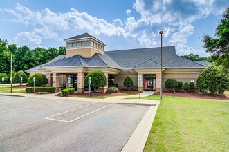 Building Photo - Yugo Auburn North