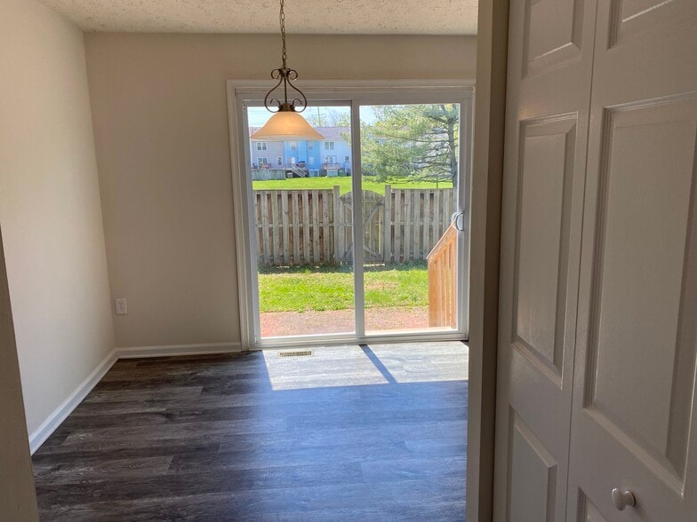 Building Photo - 5032 Merganser Ct