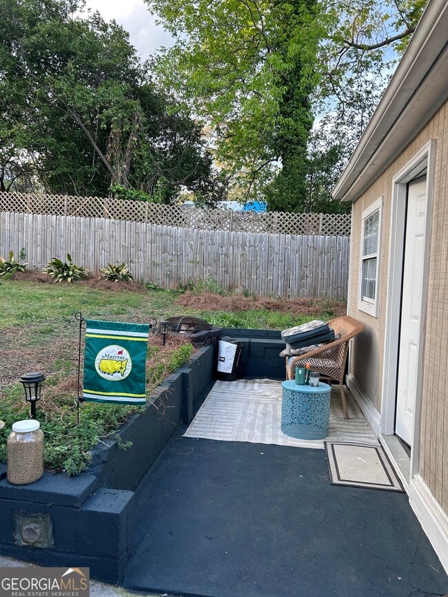 Building Photo - 601 Heard