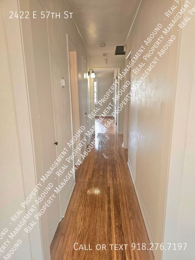 Building Photo - 2422 E 57th St