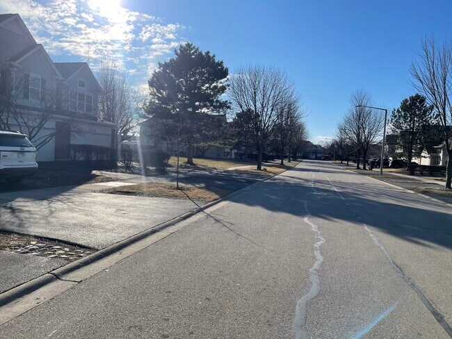 Building Photo - 3252 Cool Springs Ct