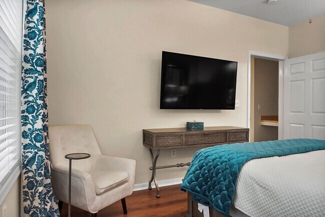 Master Bedroom - 60 Fenwick Hall Aly