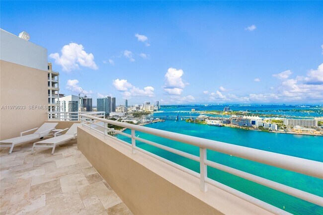 Building Photo - 808 Brickell Key Dr