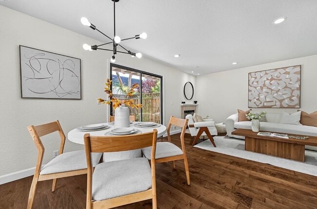 Building Photo - 163 Gladys Ave