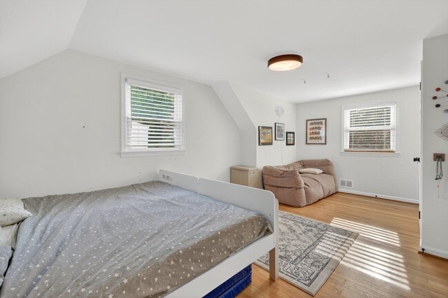 Building Photo - 2015 N Woodstock St