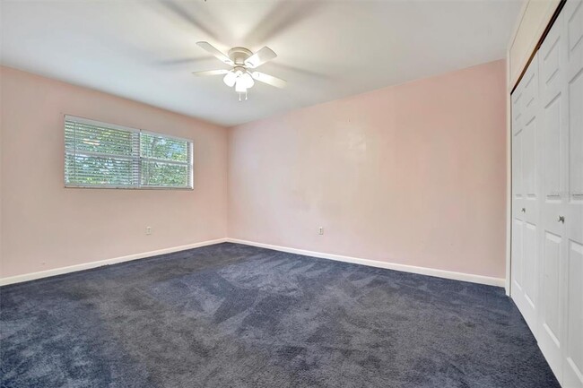 Building Photo - 2 N Fernwood Ave