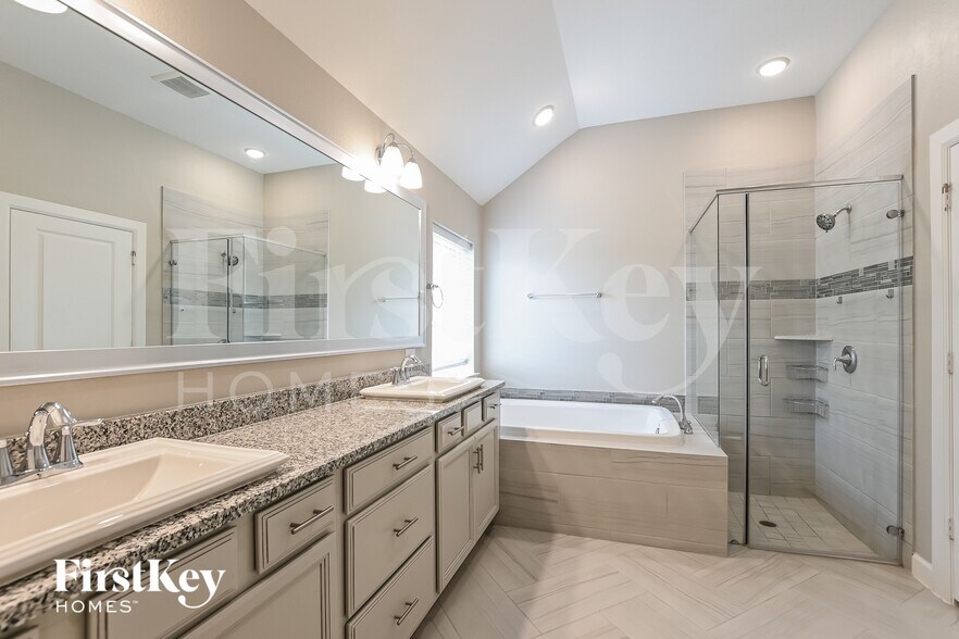 Building Photo - 10327 Armstrong Dr