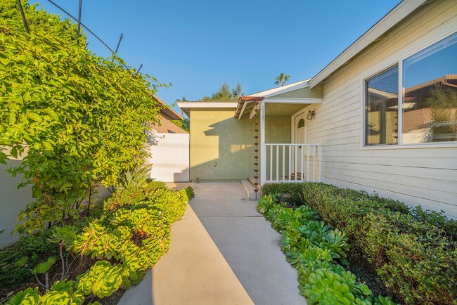 Building Photo - Charming Redondo Beach Home Rental!