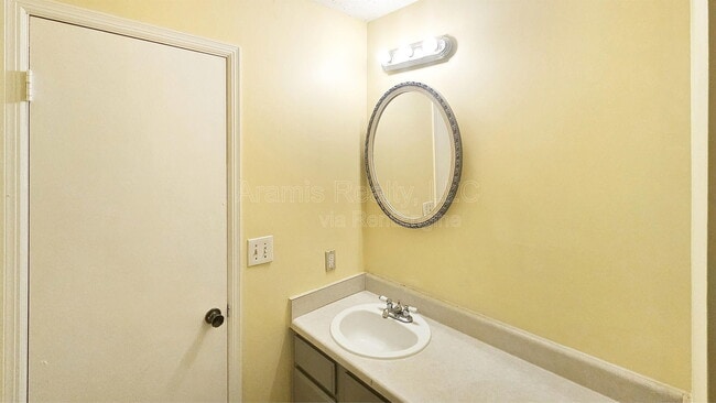 Building Photo - 2416 Newgate Dr