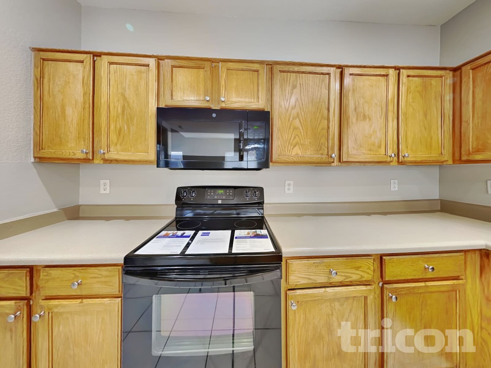 Building Photo - 1750 W Union Hills Dr