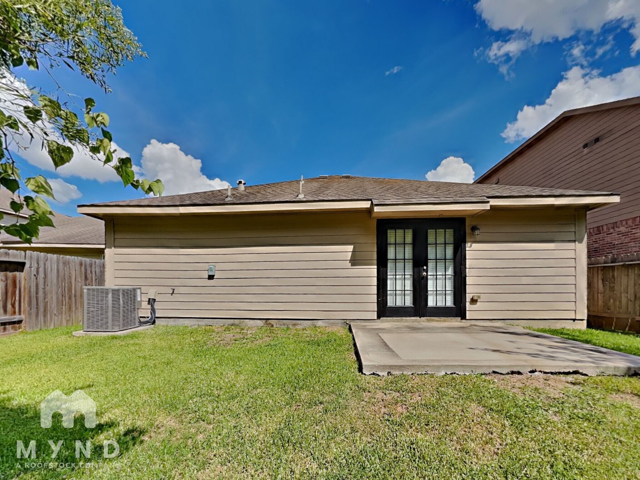 Building Photo - 15911 Newport Pl