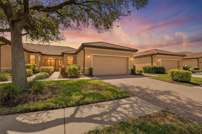 Building Photo - 210 Shell Falls Dr