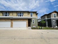 Building Photo - 1020 Vista View Dr