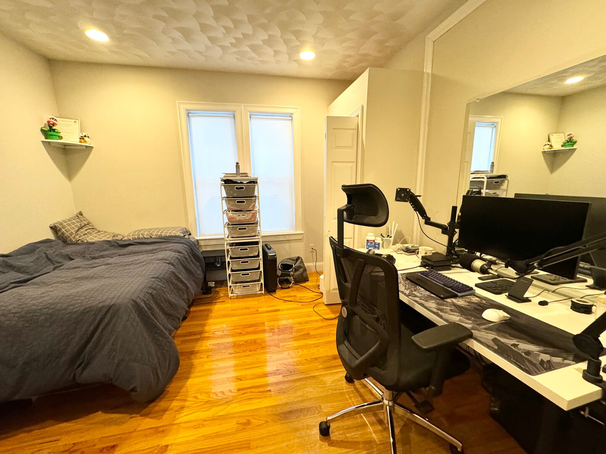 Building Photo - 157 E Cottage St