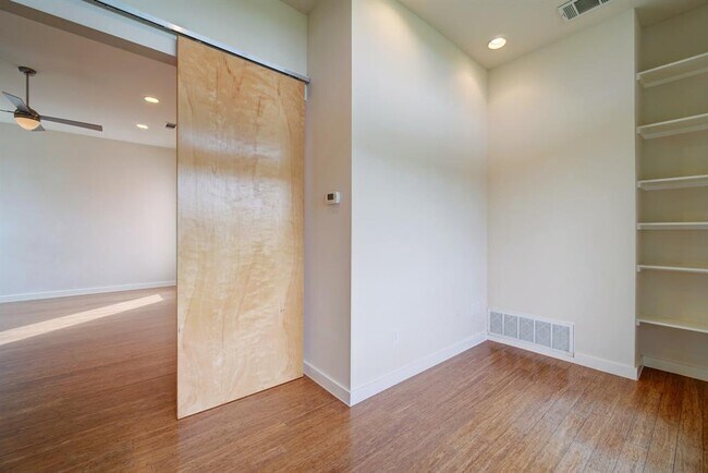 Building Photo - 5312 Agatha Cir