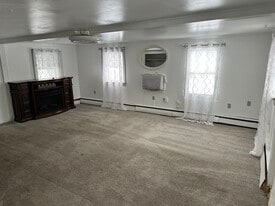 Building Photo - 49 N Bridge St