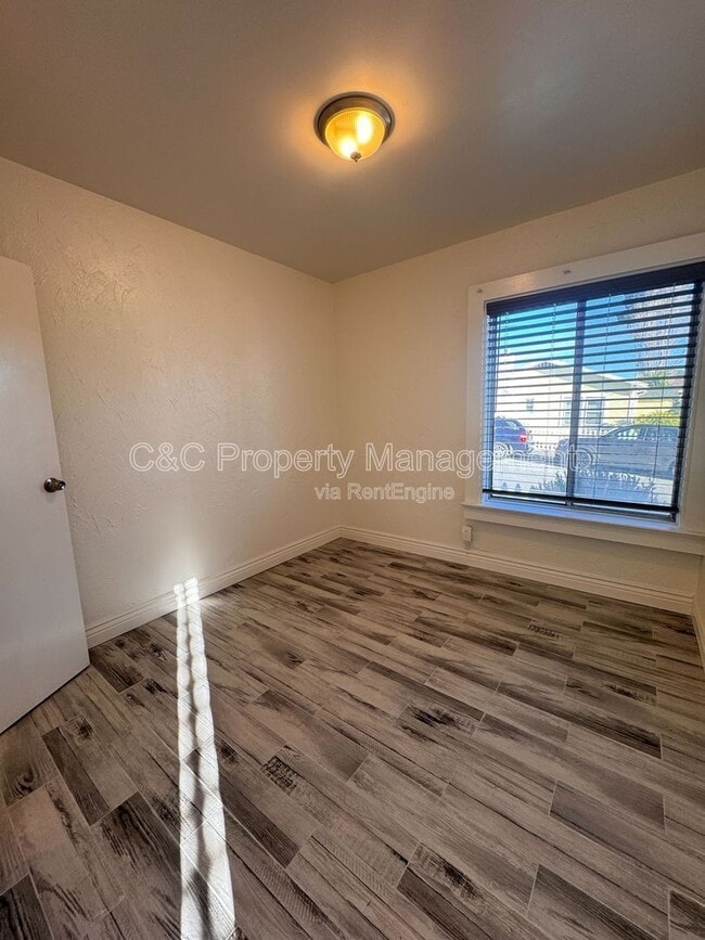 Building Photo - 817 Wainwright St