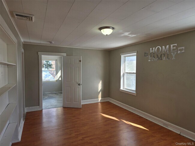 Building Photo - 135 Fullerton Ave