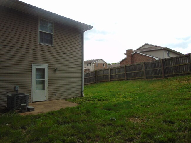 Building Photo - 1709 N Lakewood Dr