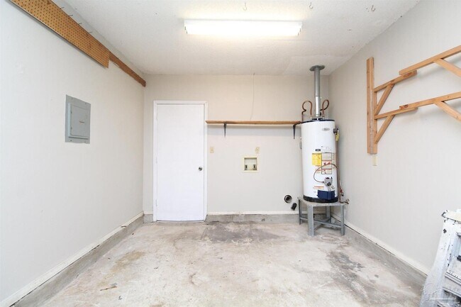 Building Photo - 7839 Coronet Way