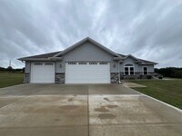 Building Photo - 38 SW 160 Rd