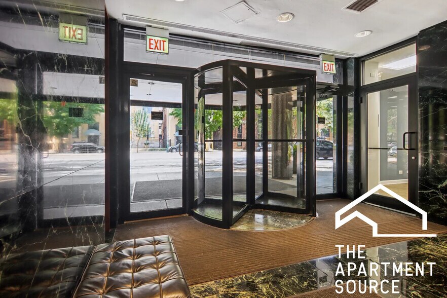 Building Photo - 1000 N La Salle Dr