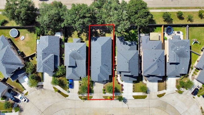 Building Photo - 1615 S City Oaks Ln