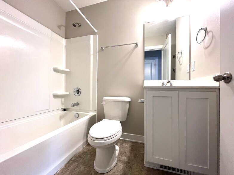 Building Photo - 213 NE 23rd Ln