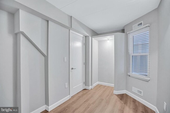 Building Photo - 2605 Fort Farnsworth Rd