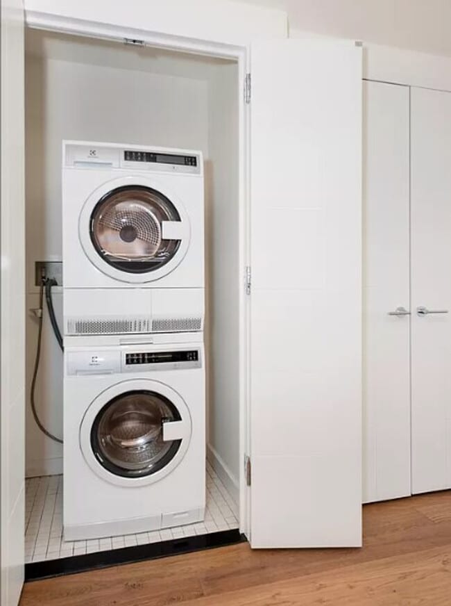 Building Photo - 312 W 42nd St