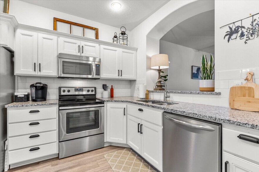 Building Photo - 3962 N McKinley Pk Ave