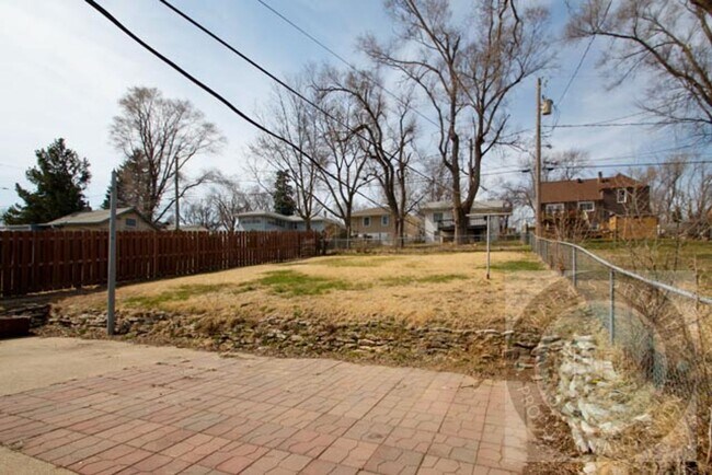 Building Photo - 3 Bed Home | 67th & Blondo