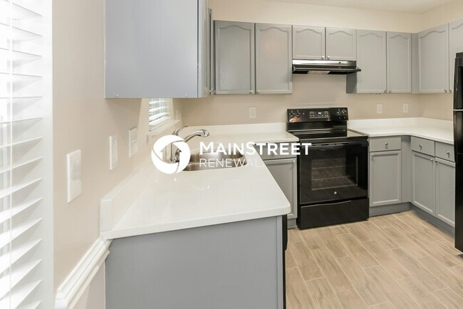 Building Photo - 2217 Genesis Dr